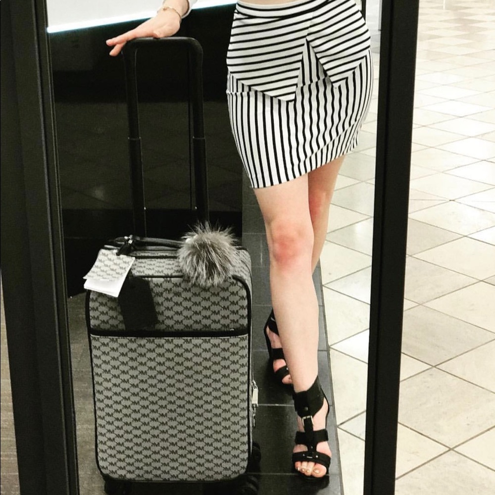 Hello! I’m Giuliana, your personal stylist.